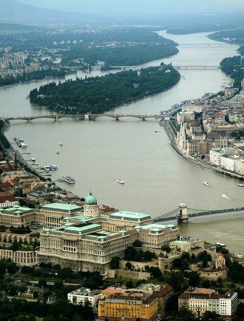 hotels with river view Budapest